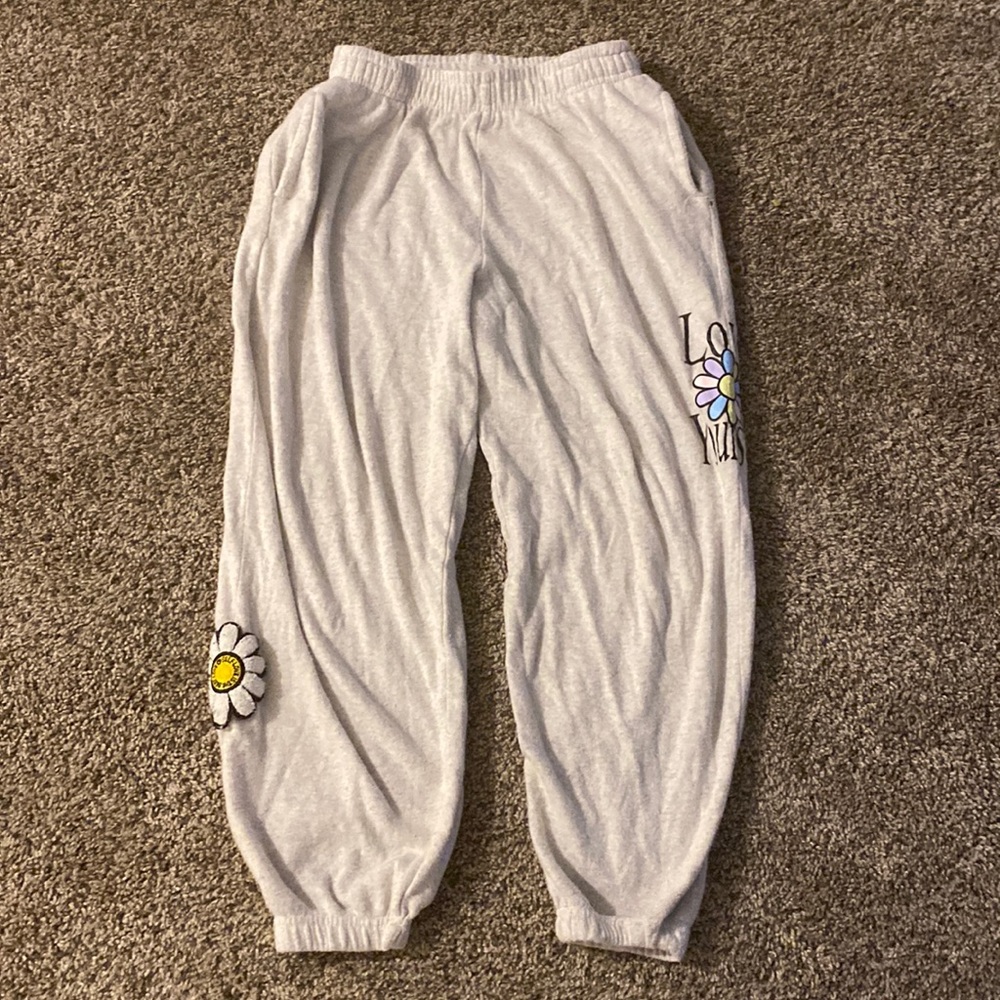 "Love Yourself" Joggers, No Boundaries, size: Juniors 3, color: gray